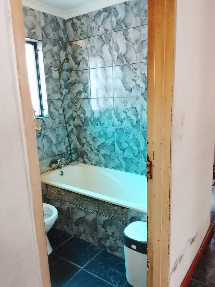  Bedroom Property for Sale in Llitha Park Western Cape